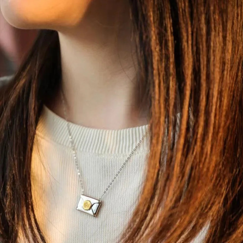 Película Peripérales Hogwarts Escuela de brujería y hechicería Oferta Collar de letras El mejor regalo de cumpleaños de Navidad para un amigo - CR mark