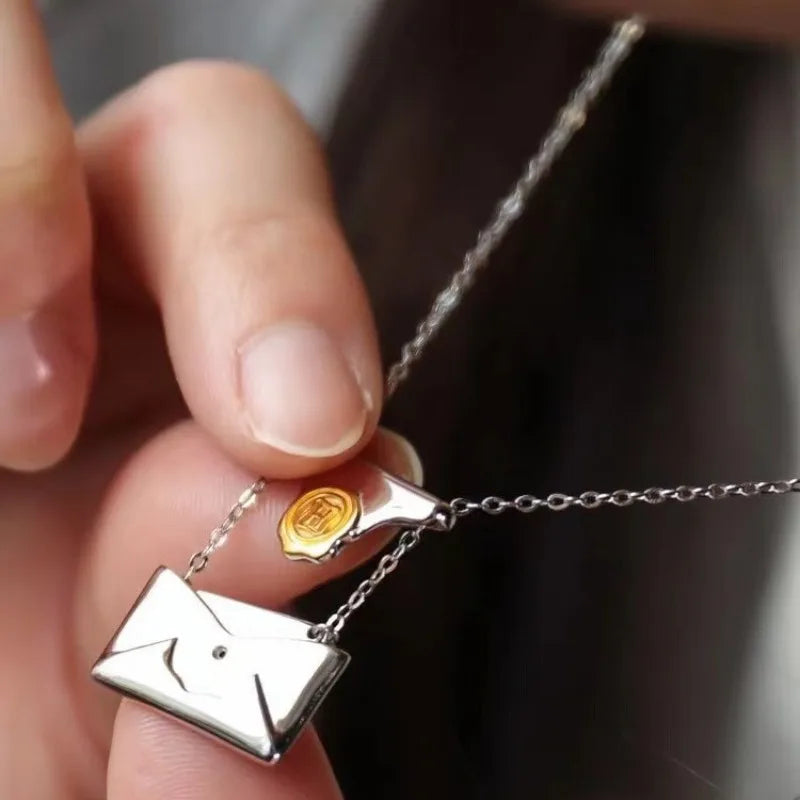 Película Peripérales Hogwarts Escuela de brujería y hechicería Oferta Collar de letras El mejor regalo de cumpleaños de Navidad para un amigo - CR mark