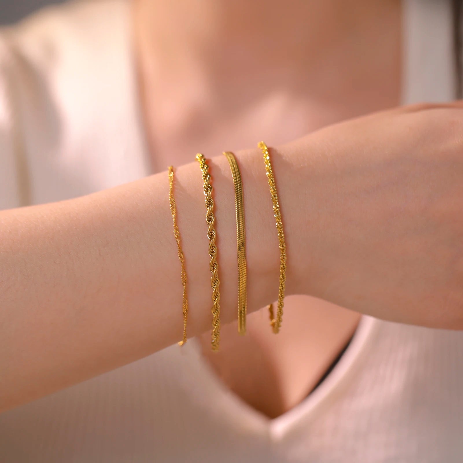 Skyrim-pulsera de acero inoxidable de Color dorado para mujer, pulseras de cadena cubana Twist Figaro, joyería minimalista de moda, regalos al por mayor - CR mark