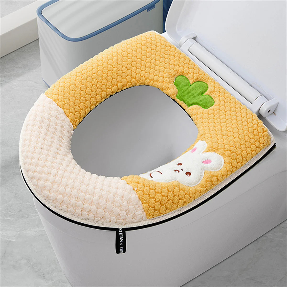 New cartoon toilet seat cover for home, plus velvet toilet seat cover, cartoon toilet mat with thick zipper to protect pregnant women