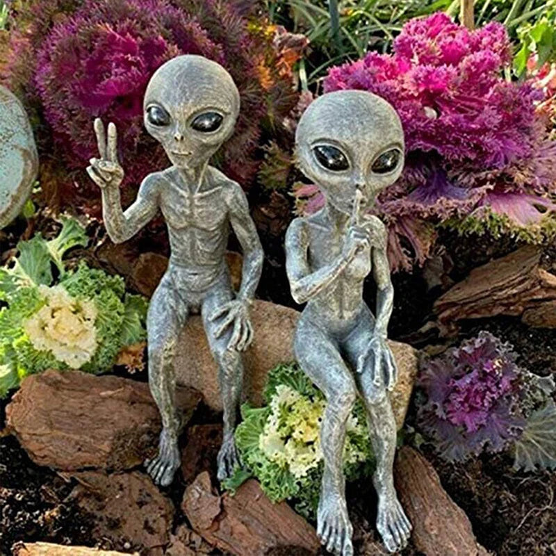 Alien resin statue, ornament, alien garden sculptures and statues, the best artistic decoration for indoors, outdoors, home or office, collectible