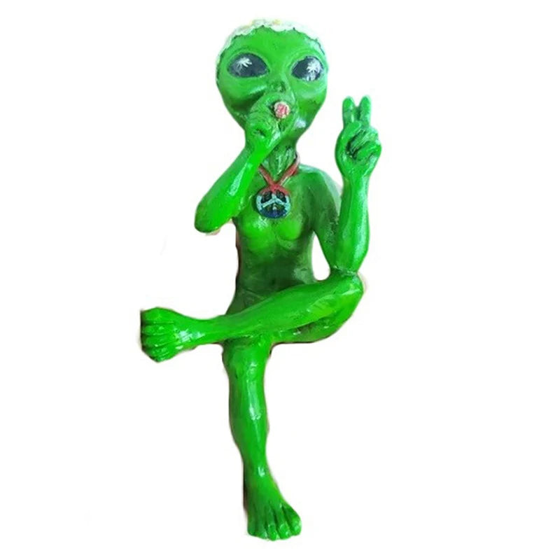 Alien resin statue, ornament, alien garden sculptures and statues, the best artistic decoration for indoors, outdoors, home or office, collectible