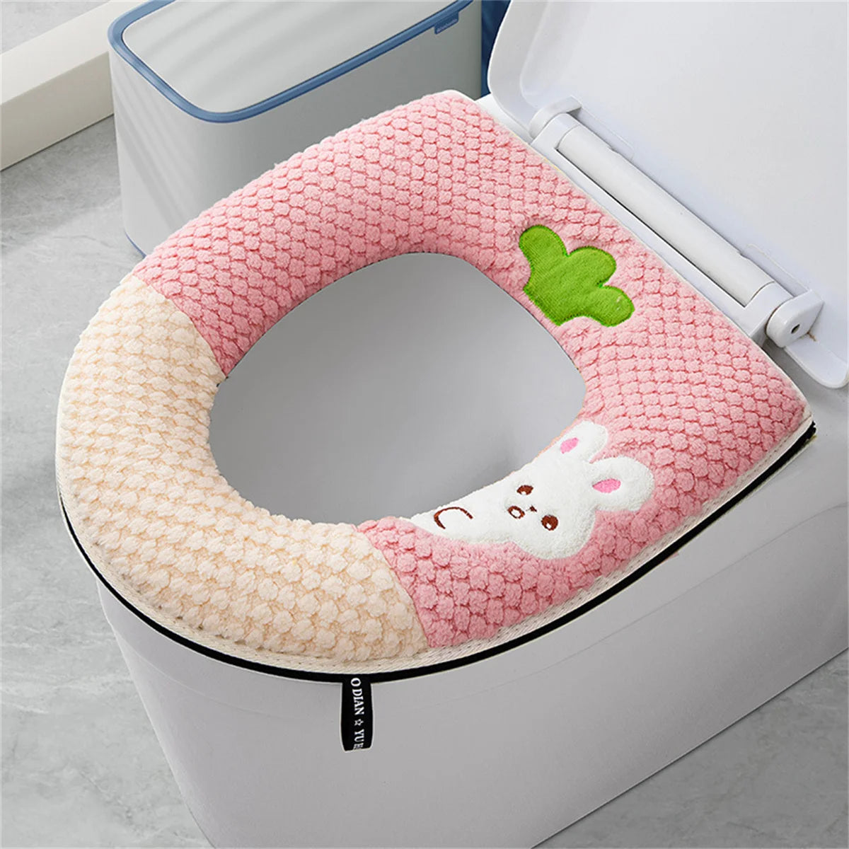 New cartoon toilet seat cover for home, plus velvet toilet seat cover, cartoon toilet mat with thick zipper to protect pregnant women