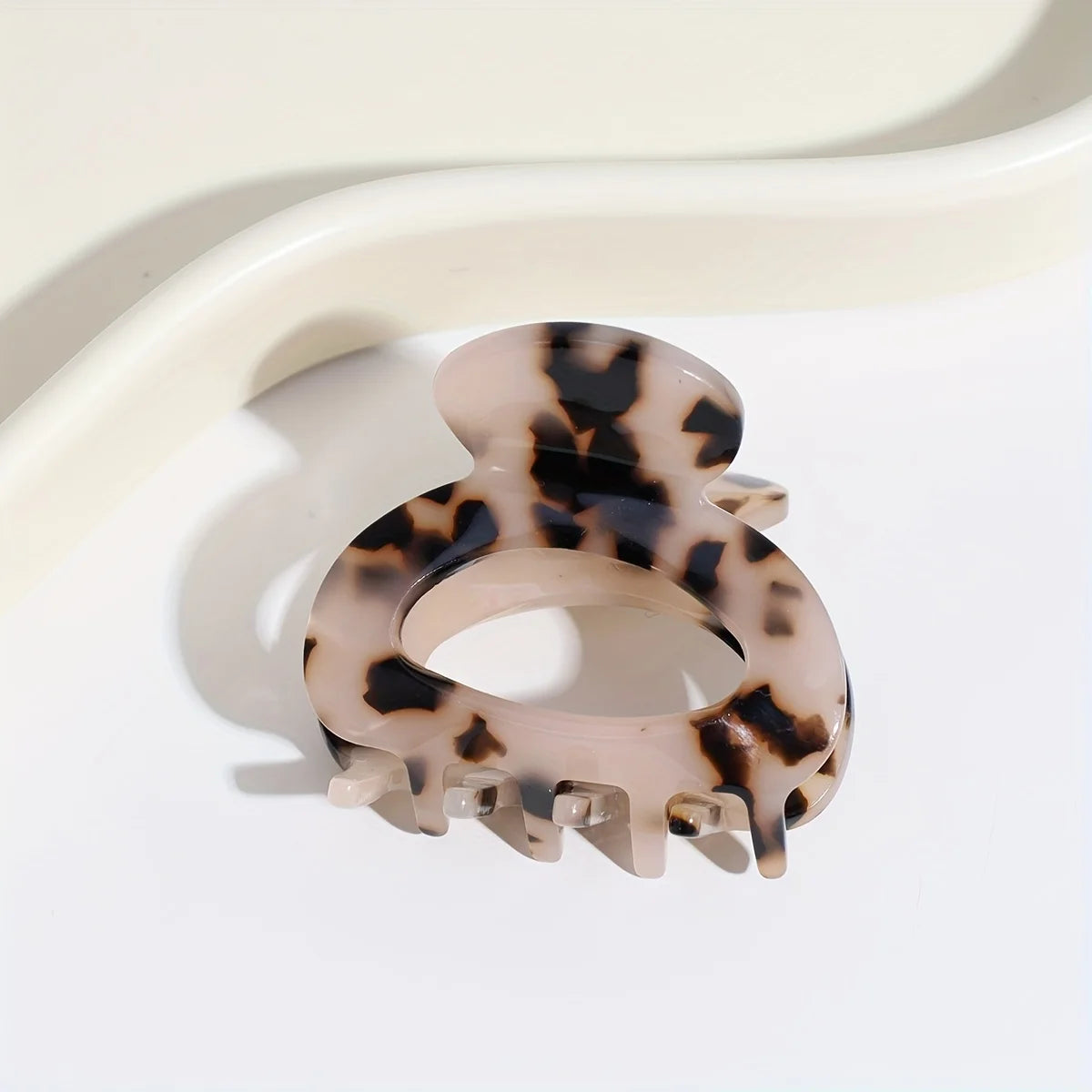 Small and sweet oval hair clip for women, secure grip hair accessories, ponytail clips, pretty hair clips, sophisticated style