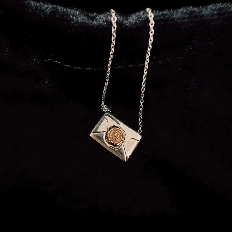 Película Peripérales Hogwarts Escuela de brujería y hechicería Oferta Collar de letras El mejor regalo de cumpleaños de Navidad para un amigo - CR mark